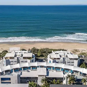 4* Resort Rolling Surf